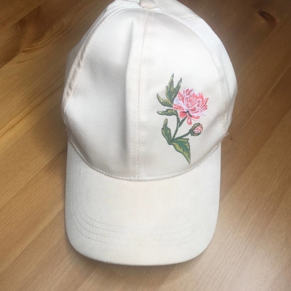 DAVID and YOUNG metallic rose gold hat - Picture 3 of 5